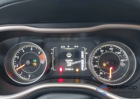 2017 Jeep Cherokee Latitude 4X4 z USA, uszkodzony, nr VIN 1C4PJMCB0HW547343